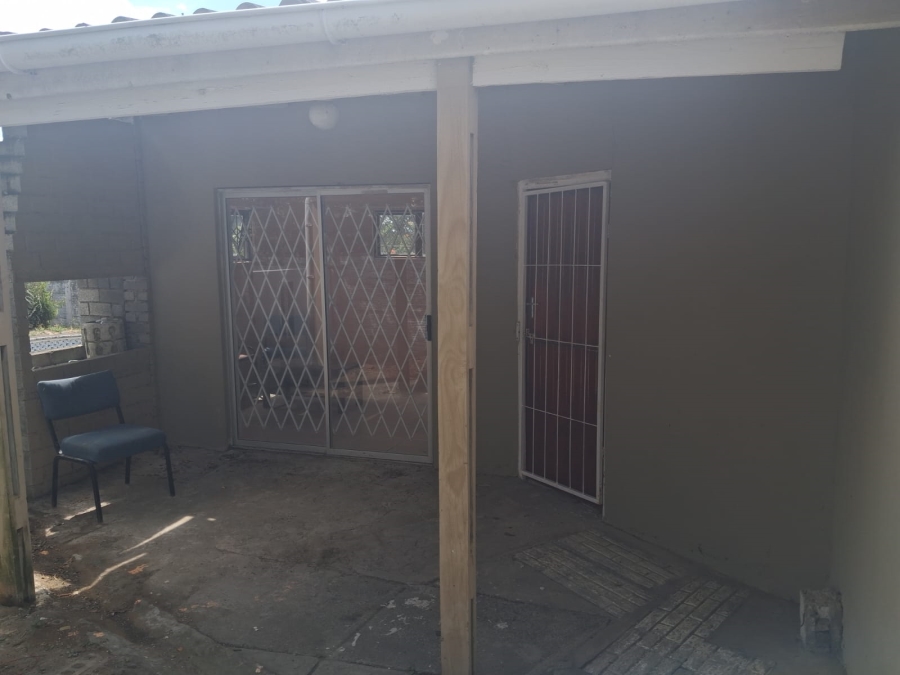 To Let 1 Bedroom Property for Rent in Summerpride Eastern Cape